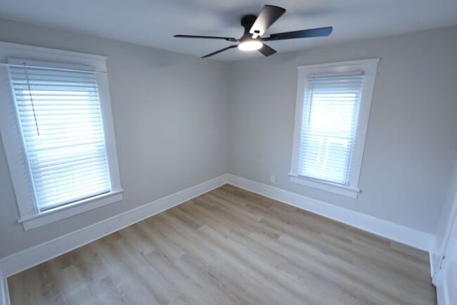 Building Photo - 686 East Ave