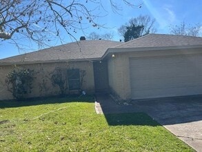 Building Photo - 406 Fair Oak Dr