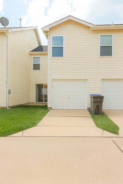 Building Photo - 419 Wild Oak Dr