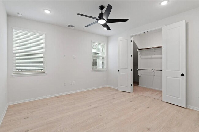 Building Photo - 1612 Kit Cir