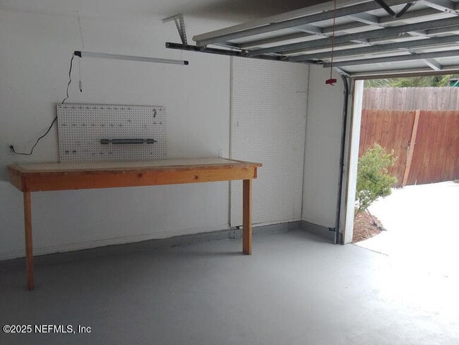 Building Photo - 9756 Saye Ct