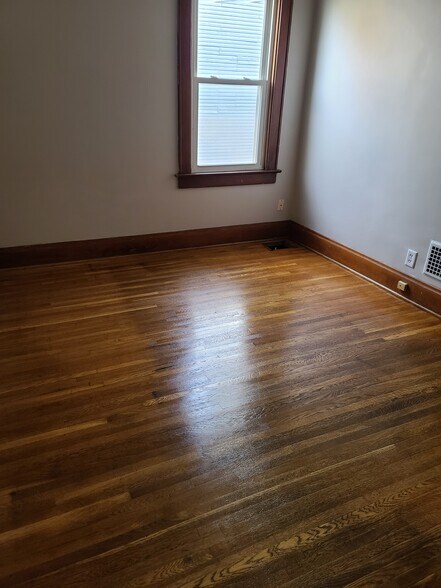 Building Photo - 111 Haldy Ave