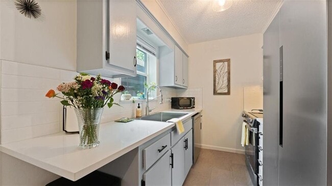 Building Photo - 2630 Kantz Dr