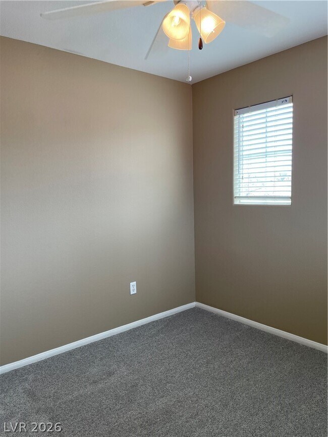 Building Photo - 3590 Laguna Veneta Ave