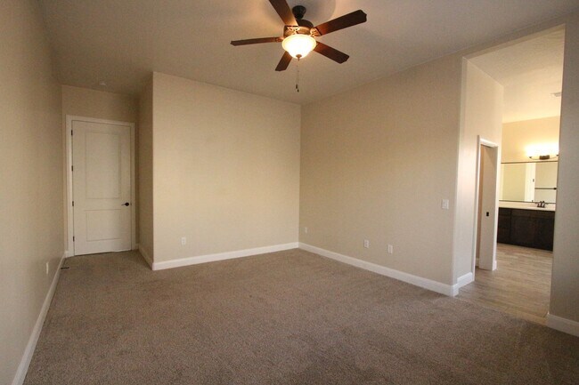 Building Photo - Move in Ready - Sand Hollow and Dunes Retreat