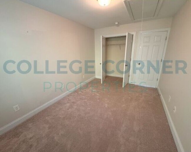 Building Photo - 4964 Wyngate Village Dr