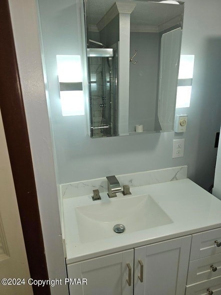 Building Photo - 4153 Sylvan Ln