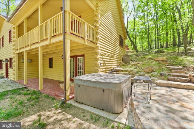 Building Photo - 1850 Ridge Rd