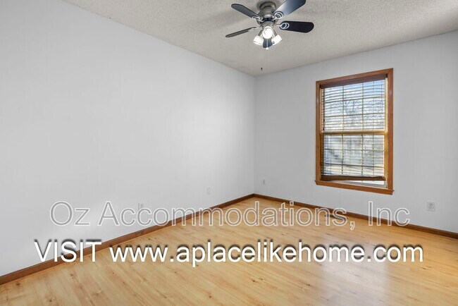 Building Photo - 313 S Darrowby Dr