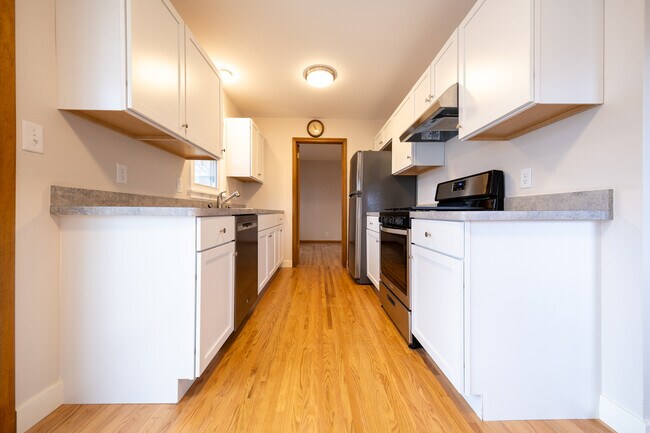 Building Photo - 10932 Russell Ave S