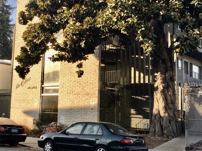 Building Photo - 466 24th St