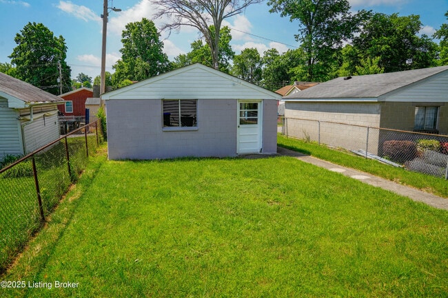 Building Photo - 808 Beecher St