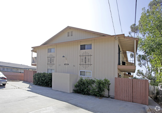 Building Photo - 8729 Mellmanor Dr