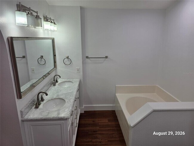 Building Photo - 834 Amidon St