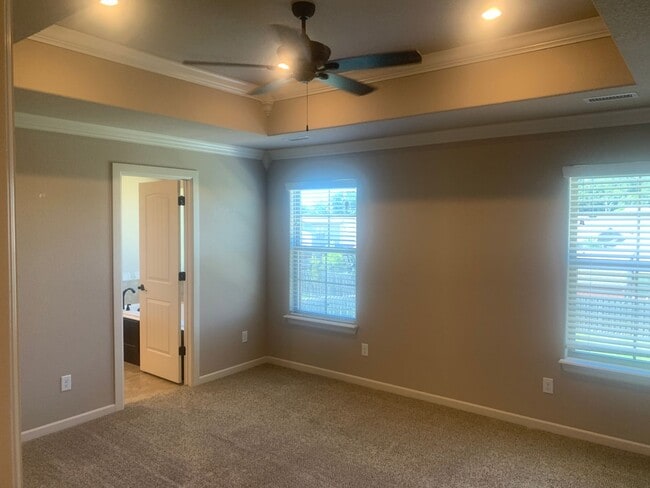 Building Photo - 1630 Abbey Ln