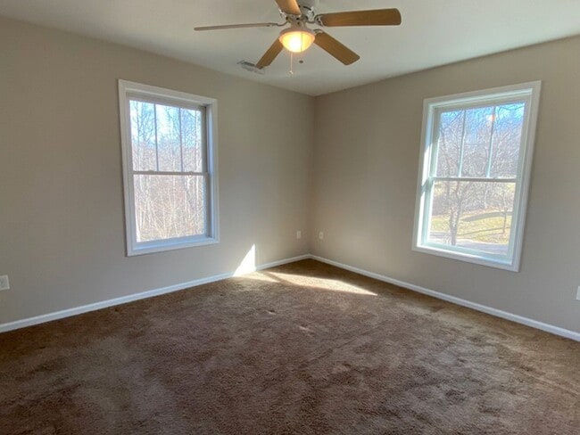 Building Photo - West Asheville Location