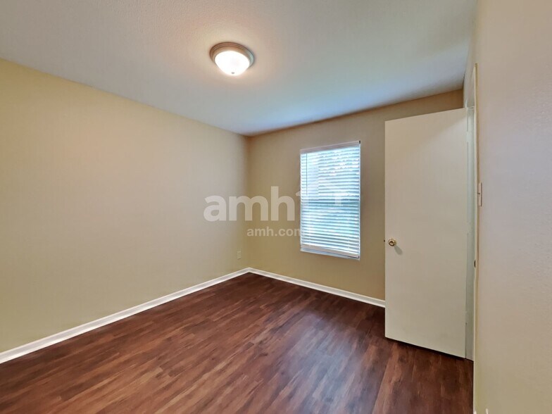 Building Photo - 2361 Blackthorn Dr