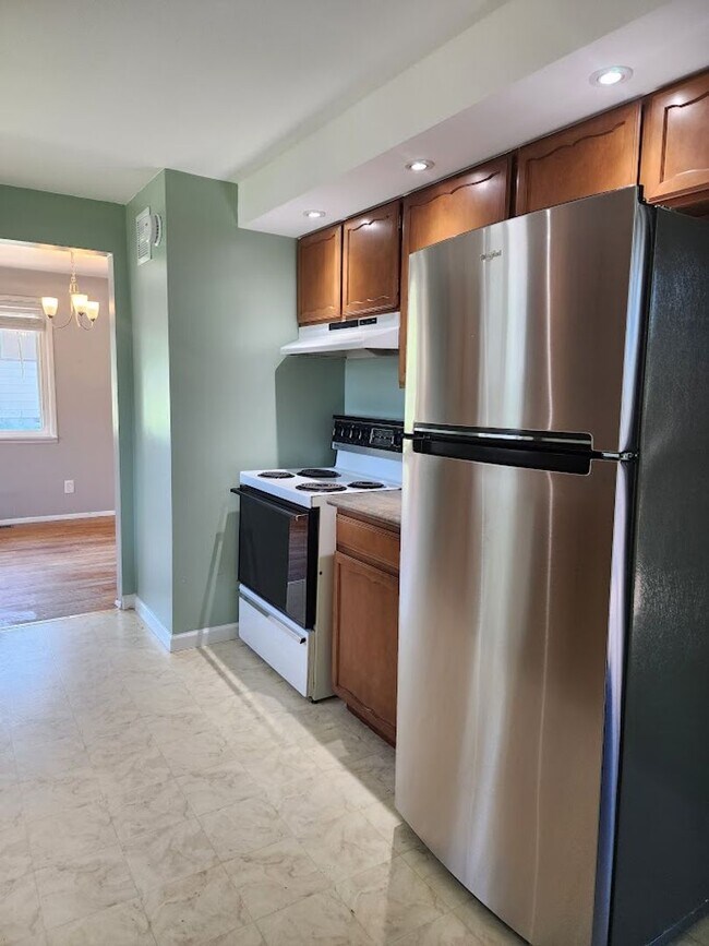 Building Photo - Long Realty & Property Management - 3 Bedr...