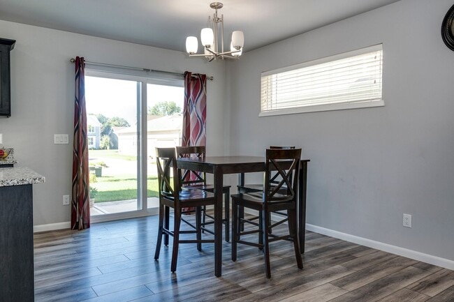 Building Photo - Professionally Managed Home in Convenient ...