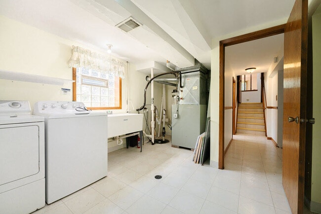 Building Photo - 14322 McCarthy Rd