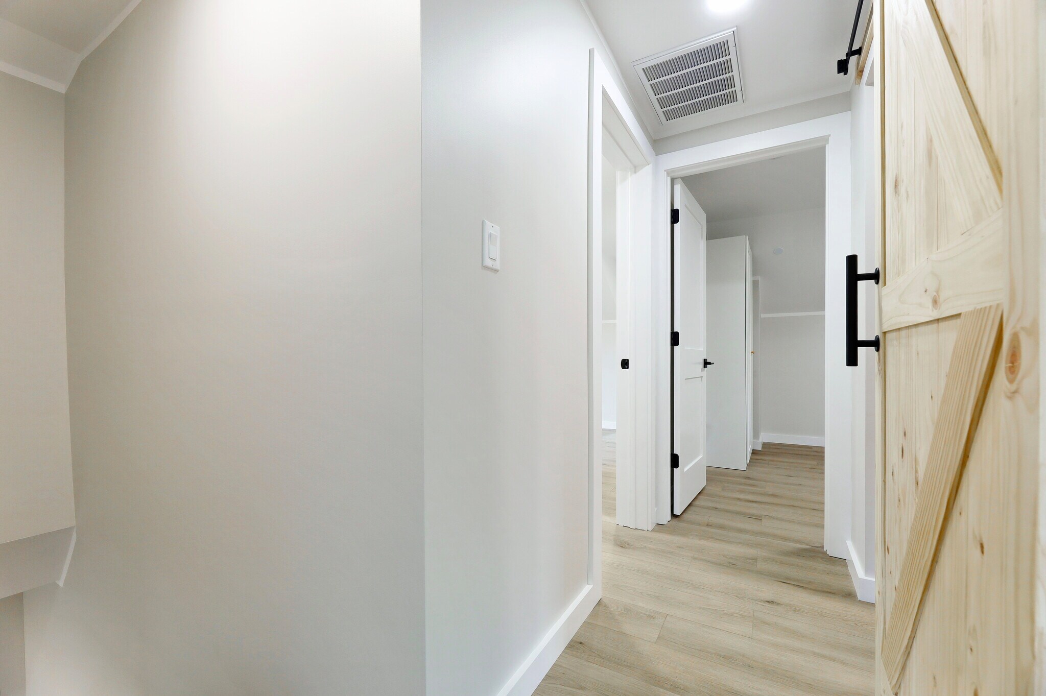 Building Photo - 205 Island Rd