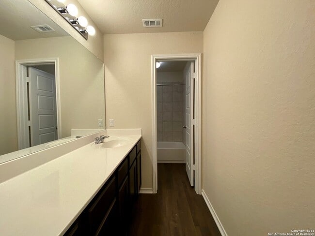 Building Photo - 491 Hunters Rnch E