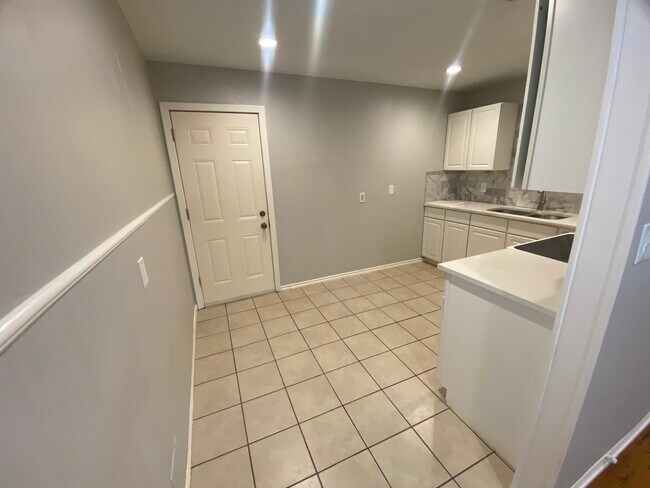 Building Photo - 3708 Kimbo Rd