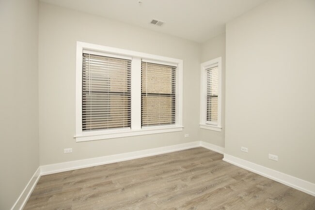 Building Photo - 1143 Maple Ave