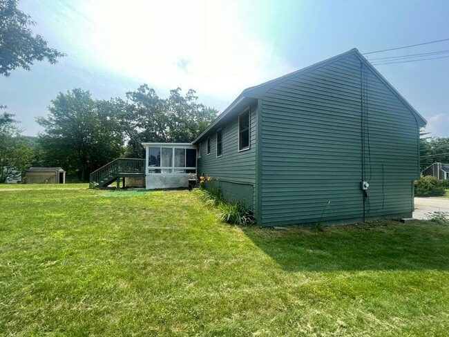 Building Photo - 3 Bedroom on a Large Plot