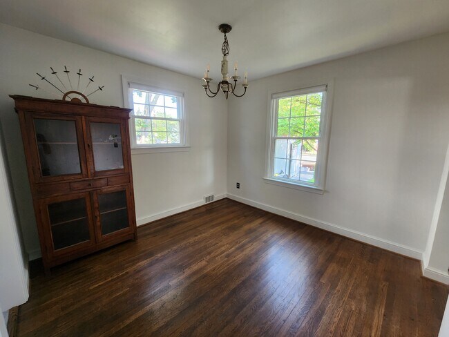 Building Photo - 3609 2nd St S
