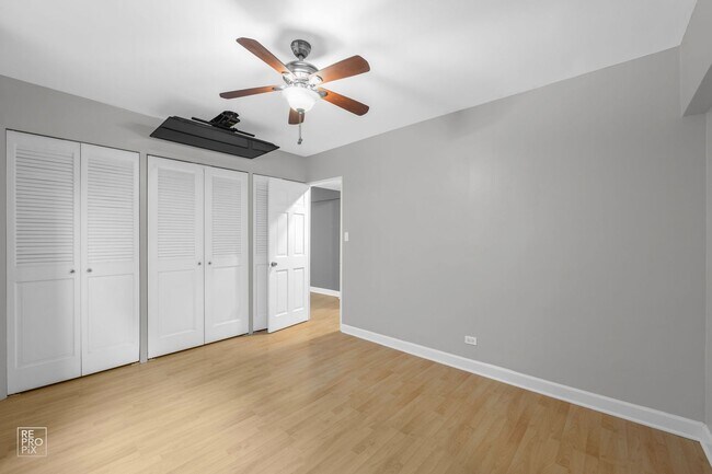 Building Photo - Amazing Lakefront Living on the Park