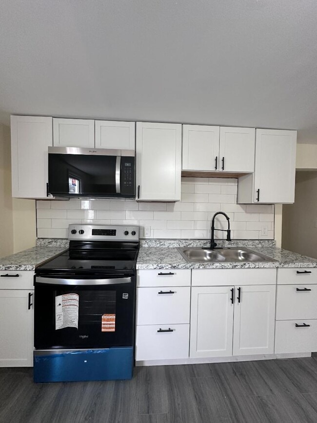 Building Photo - 153 Vine St