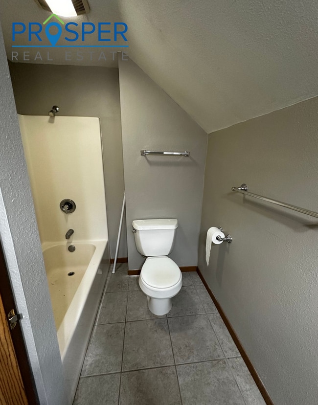 Building Photo - NI709X