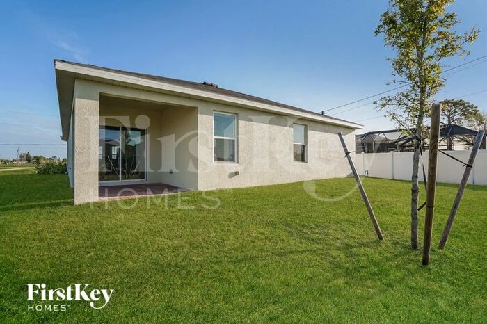 Building Photo - 440 NW 15th Terrace