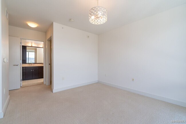 Building Photo - Waihonua 2br 2ba 2pkg (tandem) w/Storage, High Floor, Amenities (Honolulu)