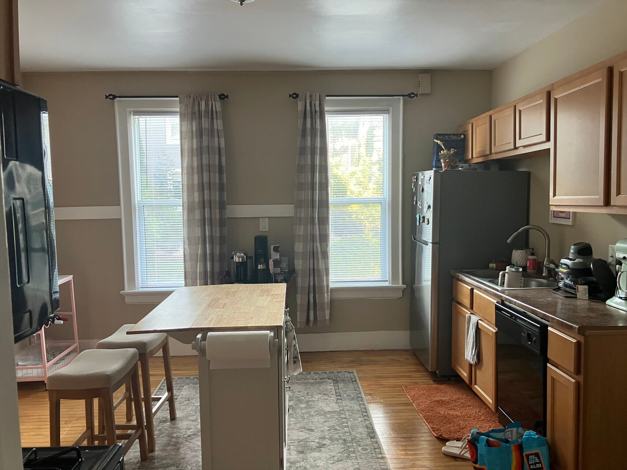 Kit - 1726 N Pulaski St