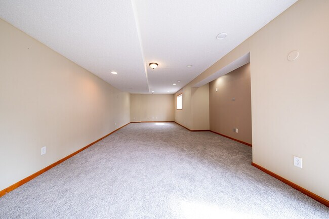 Building Photo - 10415 Ponds Way