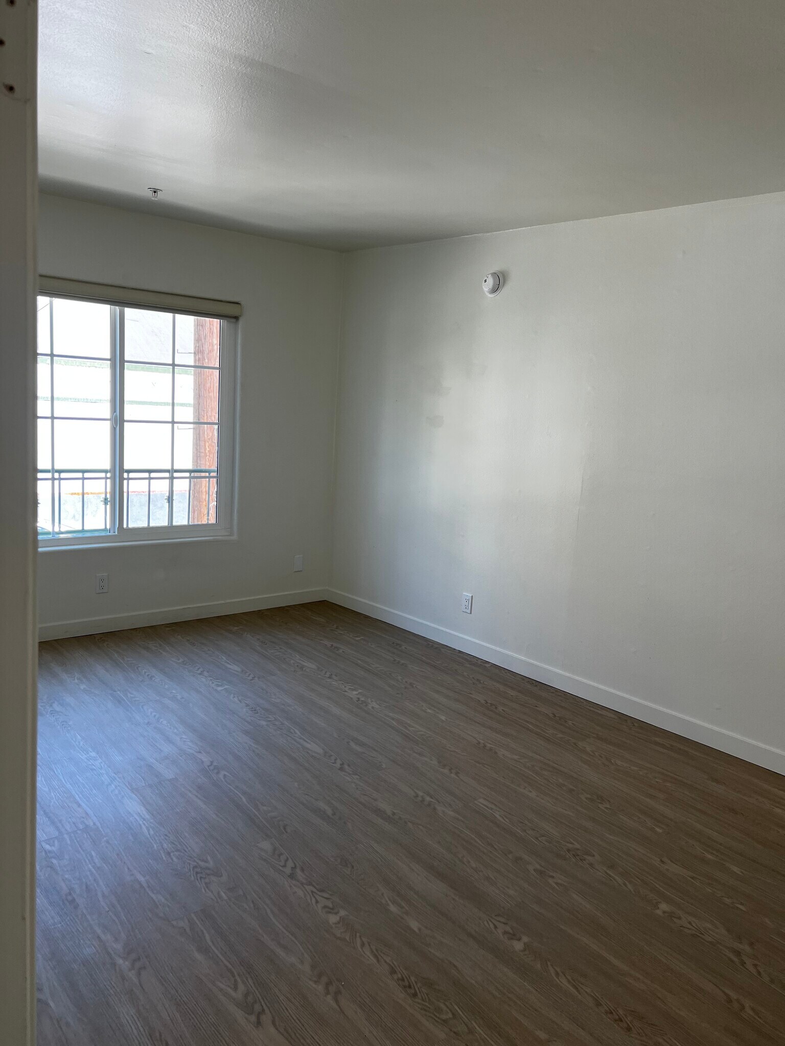Building Photo - 3861 Vinton Ave