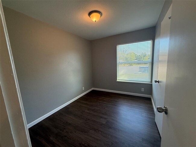 Building Photo - 5202 Provencial Dr