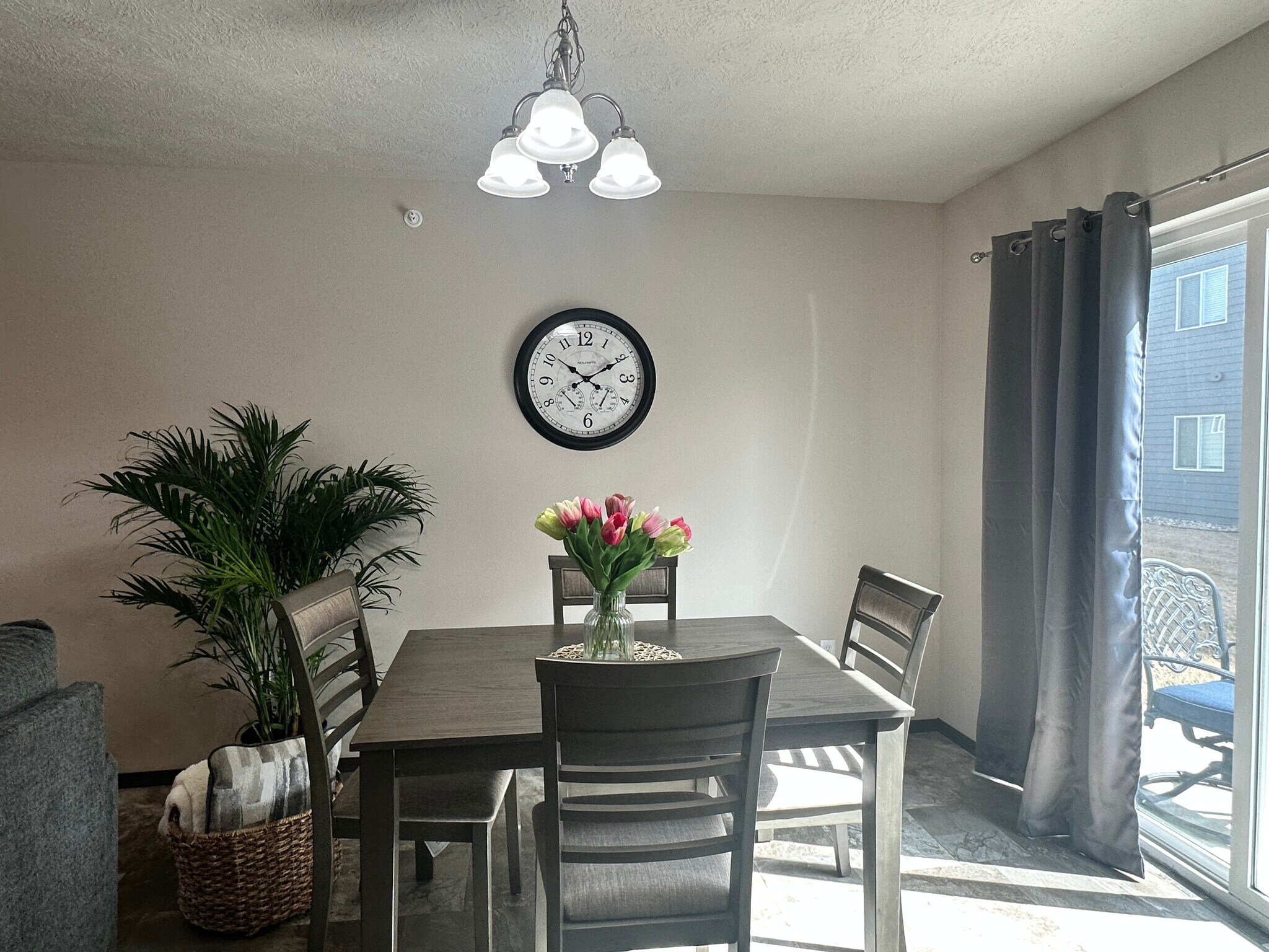 Building Photo - 2200 N Main Ave