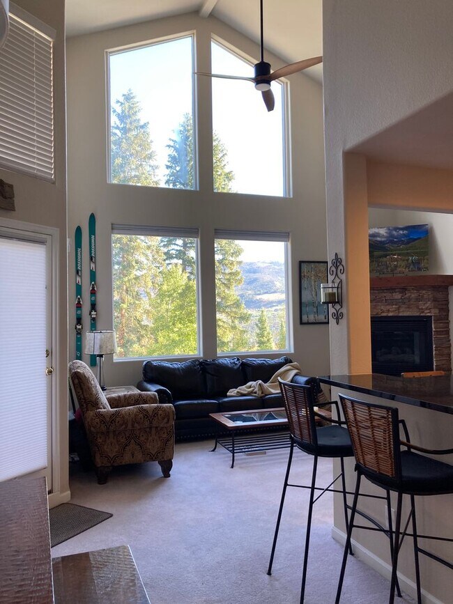 Primary Photo - Bright and updated 3 bedroom with loft, In...