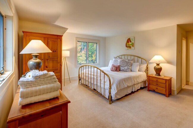 Building Photo - 74 Harvest Ln