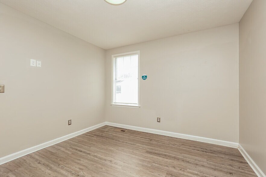 Building Photo - 126 Fergus Rd