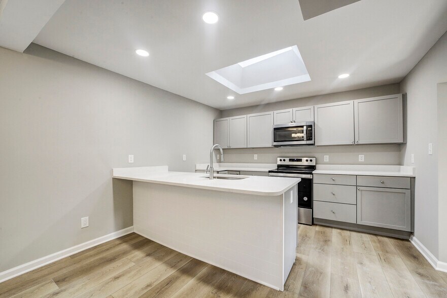 Building Photo - 3828 8th St