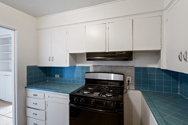 Building Photo - 2230 E Spring St