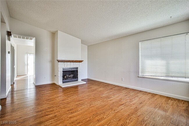 Building Photo - 1505 Wintergreen Dr