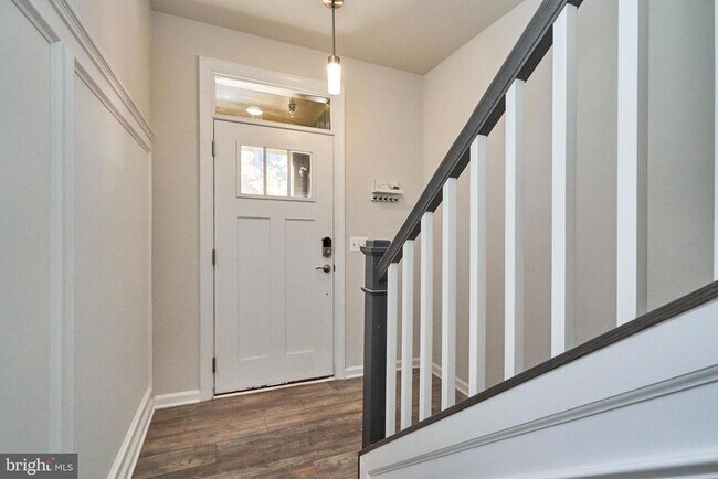 Building Photo - 45116 Kincora Dr