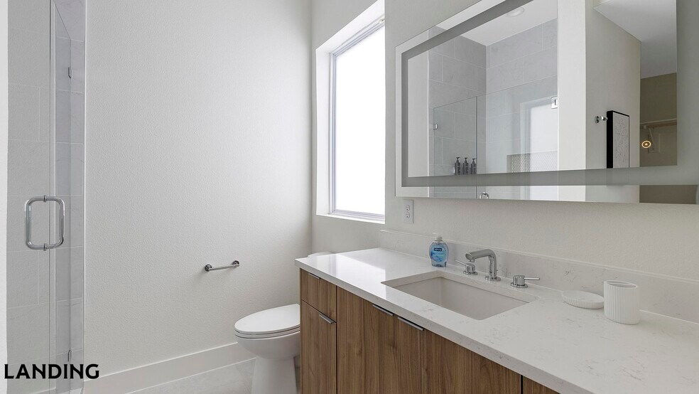 Building Photo - 2206 Arroyo Ave