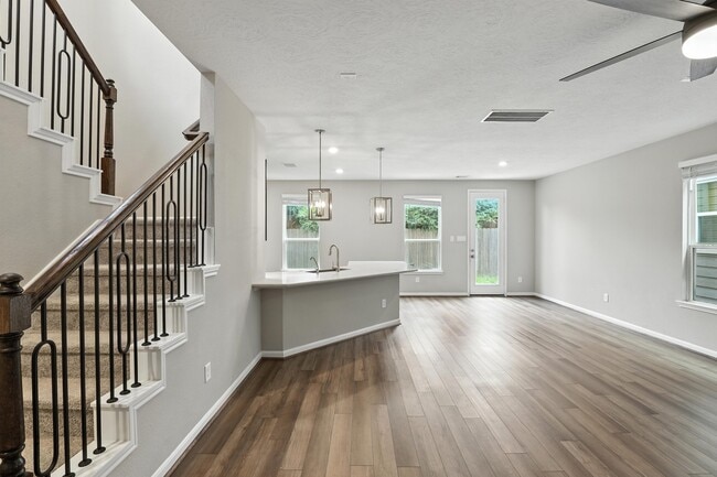 Building Photo - 8618 Cedar Plains Ln