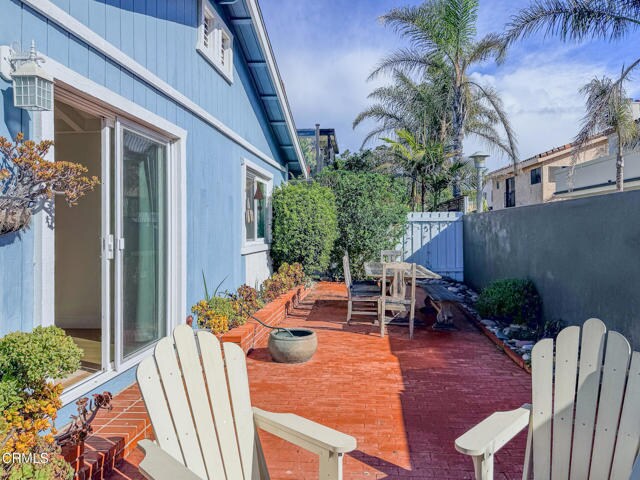 Building Photo - 4954 Dolphin Way